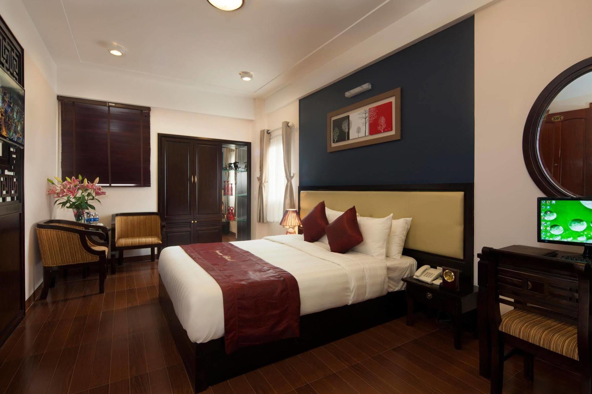 Hotel Holiday Emerald
